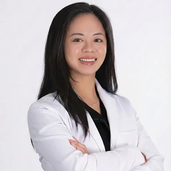 Portrait of Dr Mandy Vuong